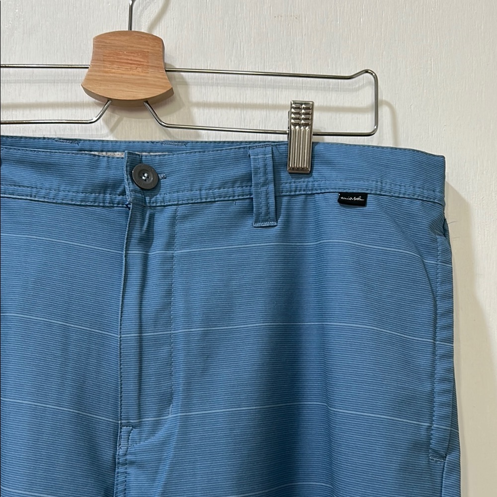 TRAVIS MATHEW MEN CASUAL BLUE PLAID SHORTS Sz 36 - Picture 3 of 9